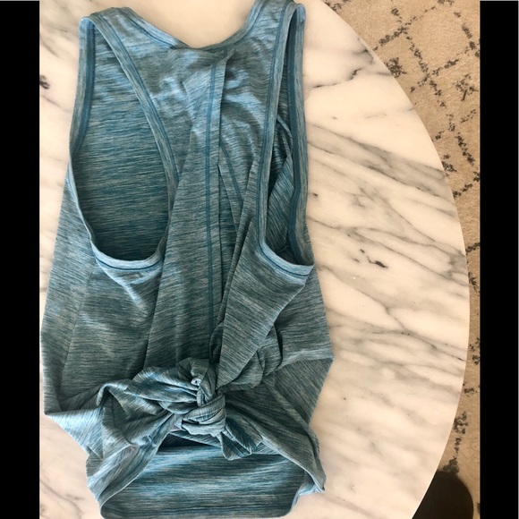 GAP Tops - Gap fit workout tank with slit open back (can tie)